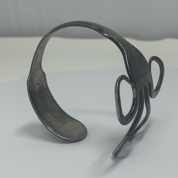 Unique Fork Cuff Bracelet - Picture 5 of 8